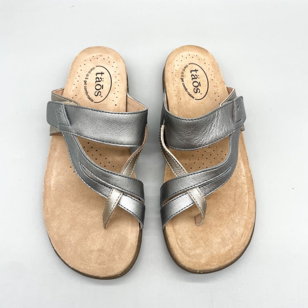 Taos Womens 9 Perfect Thong Sandals Metallic Silver Leather Comfort Boho Walking
